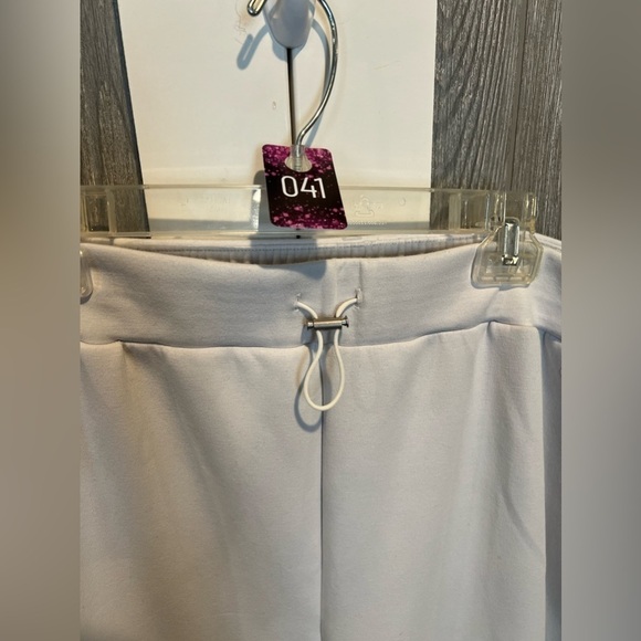 D04.041. CALIA by Carrie Underwood Raw Hem Joggers XXL NEW - Picture 2 of 6